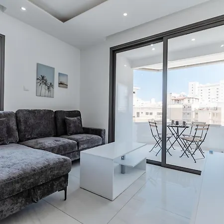 Sea La Vie Seaview לרנקה