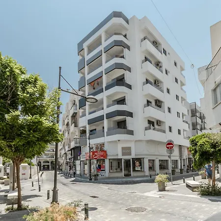 Sea La Vie Seaview לרנקה