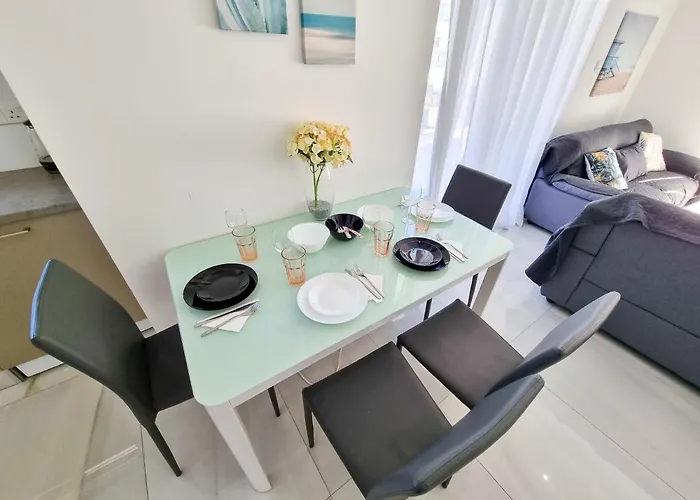 Sea La Vie Seaview Larnaka