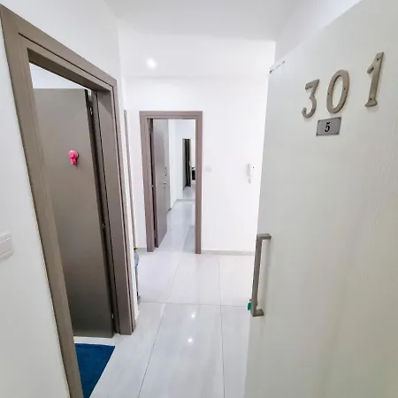 Sea La Vie Seaview * Lárnaca